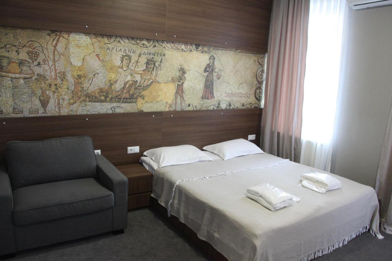 Hotel History • Სასტუმრო Ისტორია ซิคนาคี ภายนอก รูปภาพ